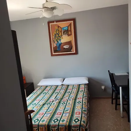 Privatunterkunft Casa Serra - - Alquila 3 Con Garaje Paterna