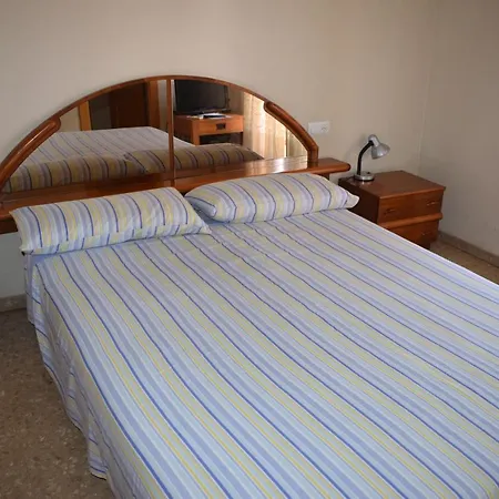Casa Serra - - Alquila 3 Con Garaje *
