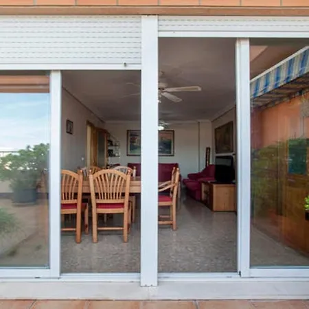 Homestay Casa Serra - - Alquila 3 Con Garaje