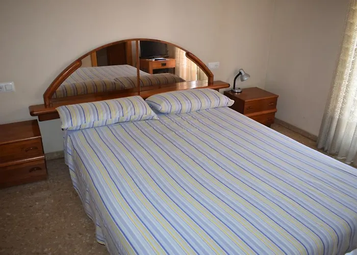 Casa Serra - - Alquila 3 Con Garaje *